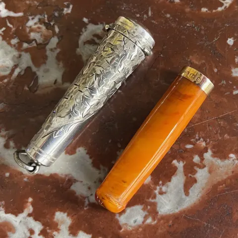 Antique 9ct Gold Mounted Amber Cheroot Holder in Engraved Silver Case