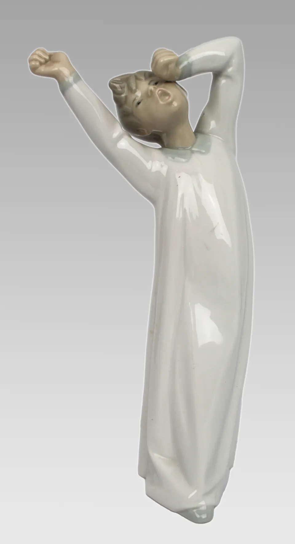 Lladro Figurine Yawning Figurine