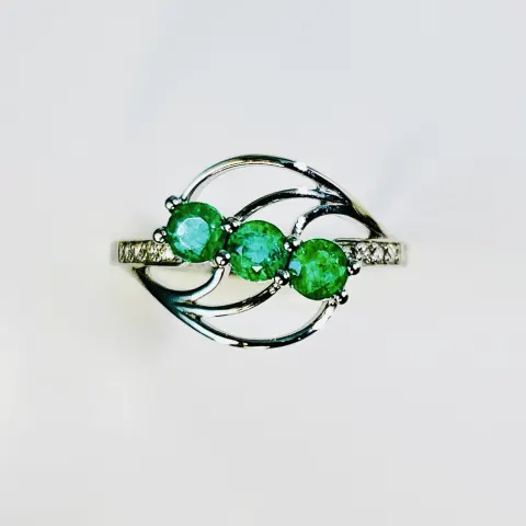 Beautiful Natural Emerald Ring With Natural Diamonds & Platinum 950