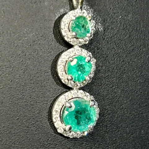 Beautiful Natural 1.24 CT Emerald Pendant With Diamonds & Platinum 950