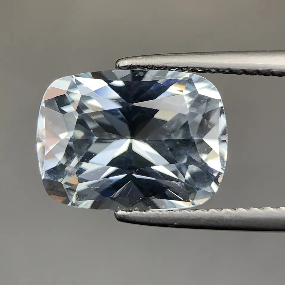 AQ-322, Premium Quality Natural VVS Aquamarine Gemstone