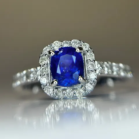 Beautiful Natural Ceylon Royal Blue Sapphire W Natural Diamonds & 18kGold