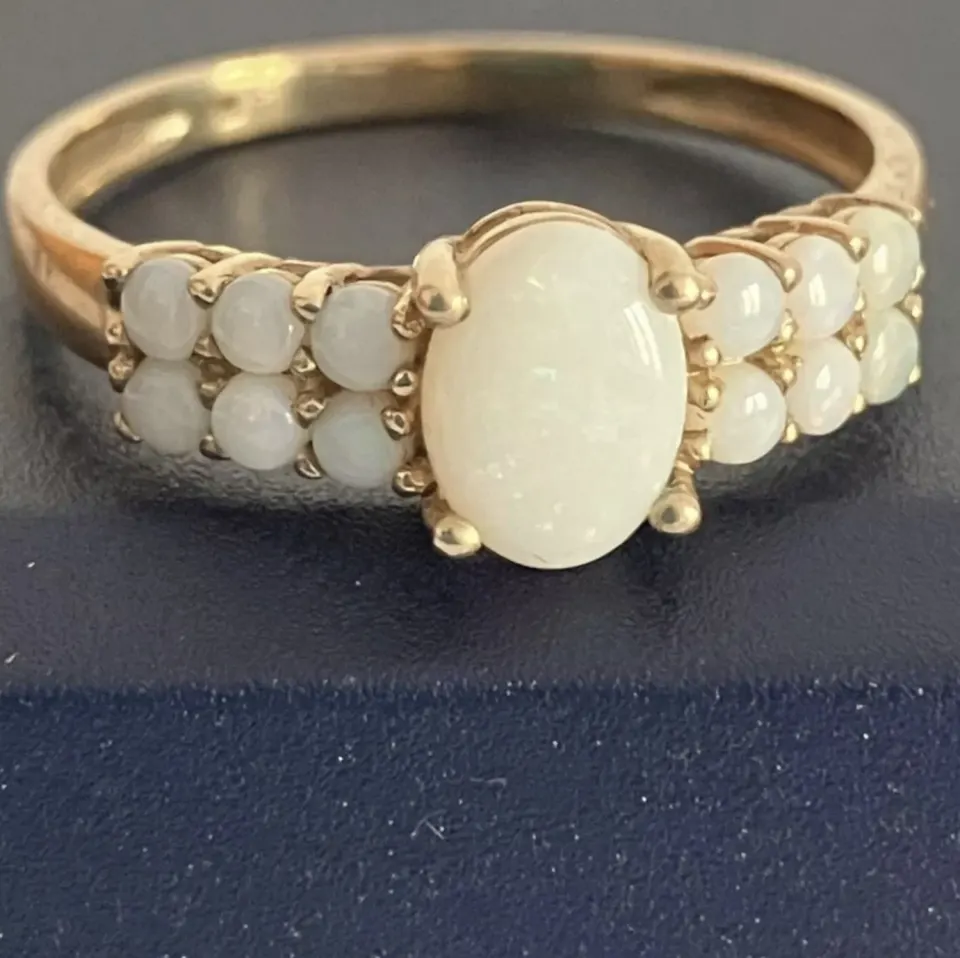 9 Carat Gold and Opal Ring Having White Fire Opal To Centre With White Opal Shoulders. 1.7 Grams. S