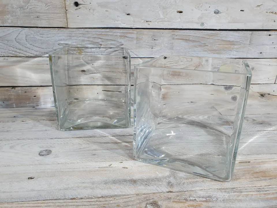 2 x Heavyweight Decorative Square Glass Vases. 15x15x15cm  Rrp £28