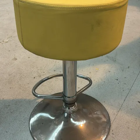 Set of 4 Button Low - High Bar Stools - good clean condition - Yellow