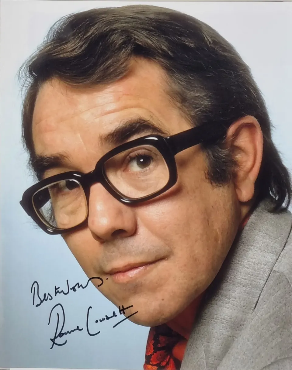 Ronnie Corbett Original Signature