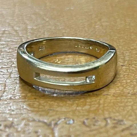 9ct Gold Diamond Ring