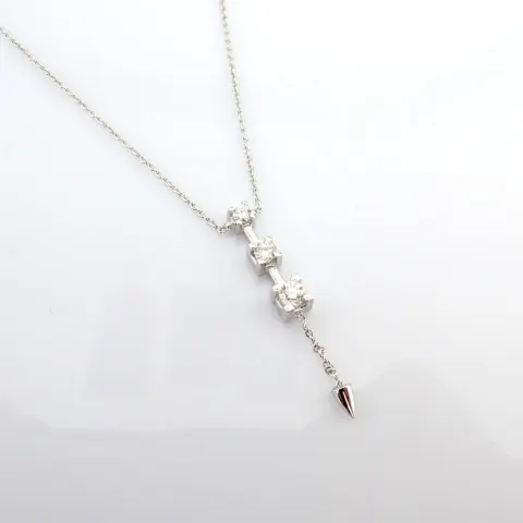 18K white gold necklace detailed with brilliant diamonds