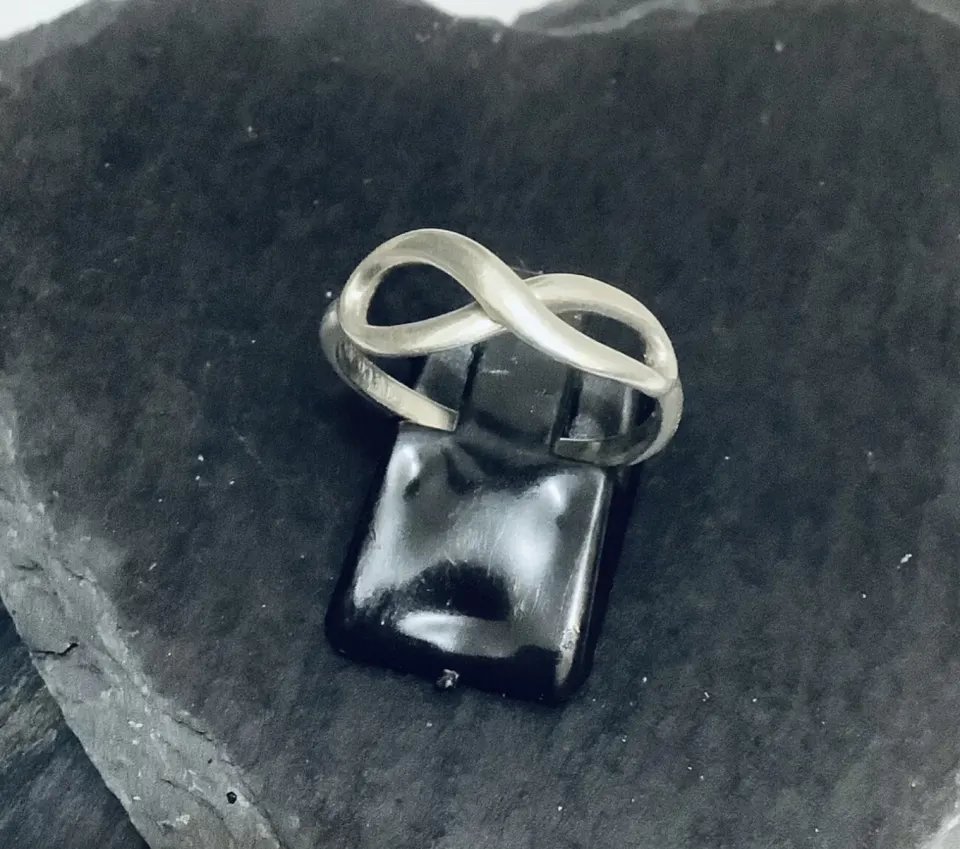 Genuine Tiffany & Co. Rare 925 Silver Infinity Ring Size M US 6 EU 53 2g