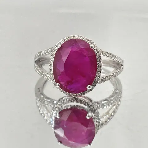 Natural Burma Ruby 3.77Ct With Natural Diamonds & 18kGold