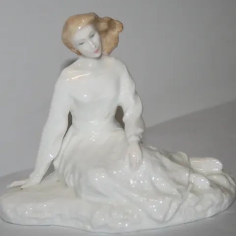 Royal Doulton Forever Yours HN 3949 Figurine