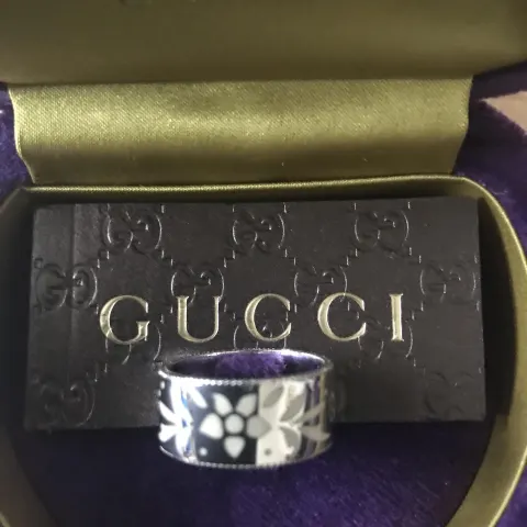 Gucci Icon Blossom Enamel Fine Ring in 18ct White Gold 9mm Size 16 approx UK M/N