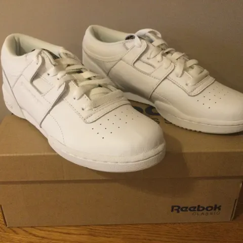 Reebok “Workout LO Clean” Mens Trainers, Size 4.5, White/Coal - New RRP £80.00