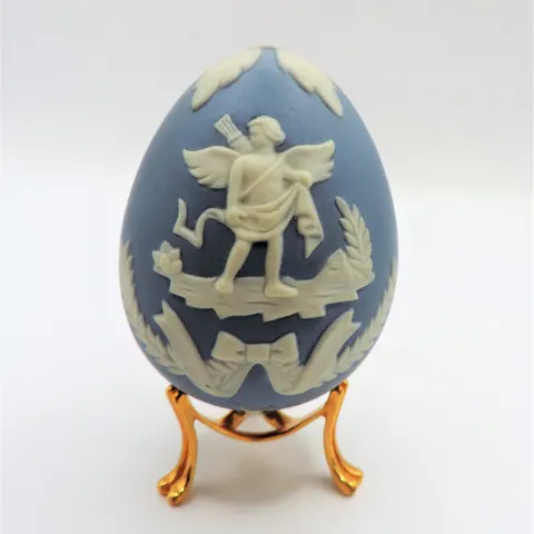 Franklin Mint Wedgwood Jasperware Style Decorative Egg