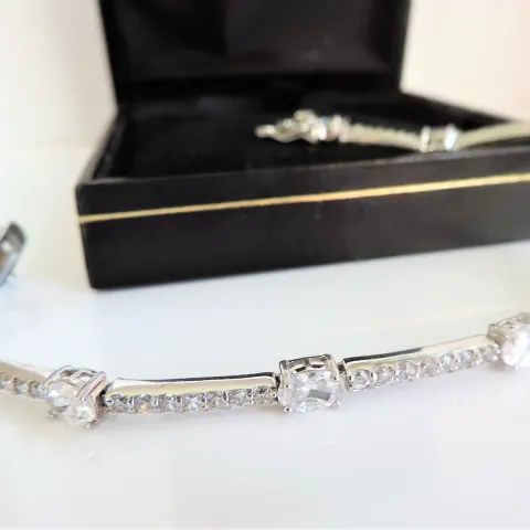  Sterling Silver 7ct White Topaz Bracelet