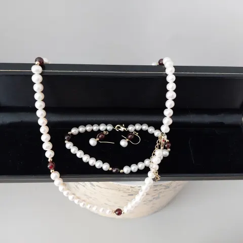 3 piece pearl bracelet and necklace set
