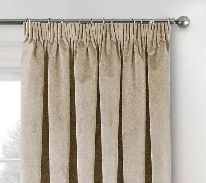 Bundle of 10 x Curtains Assorted Resale Opportunity