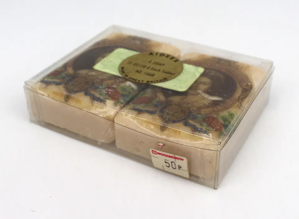 Pair of Aidees Elizabeth II Silver Jubilee Soap Bars