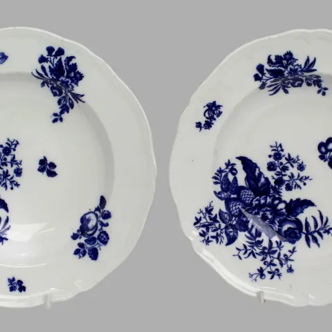 Pair of Late 18th c. Coalport Bowls