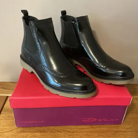 Dolcis “Winlove” Chelsea Ankle Boots, Size 7, Black - New RRP £49.00