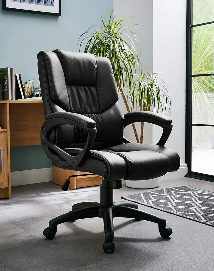 (94/Mez) RRP £99. Boston Faux Leather Office Chair. Dimensions: (H104-114x W67x D71cm).