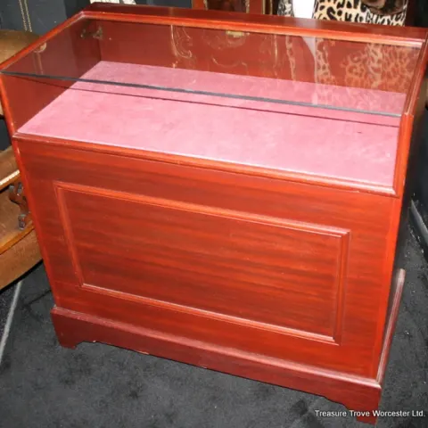 Mahogany Glazed Jewellery Display Counter