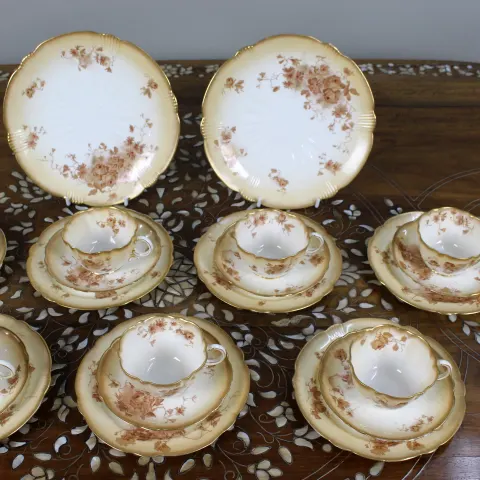 Edwardian Crescent China Tea Service by Johnson Brothers, England (24 Pieces)