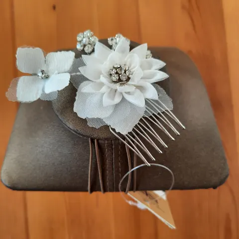 Richard Designs headpiece
