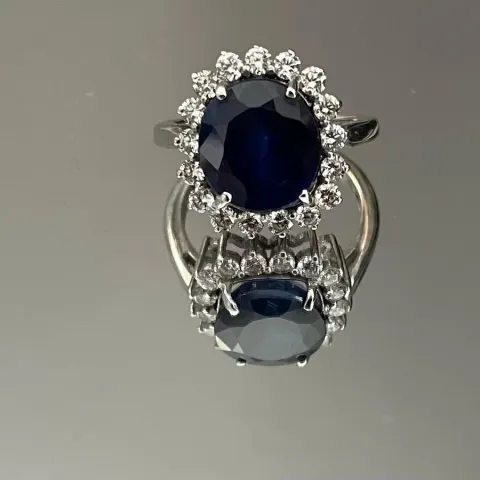 Beautiful 6.10 Ct Natural Ceylon Sapphire Diamonds & 18kGold