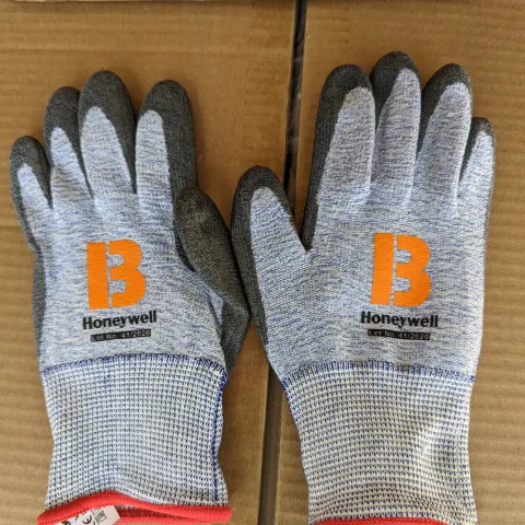 50 Pairs of Cut Resistant Gloves Mixed Sizes