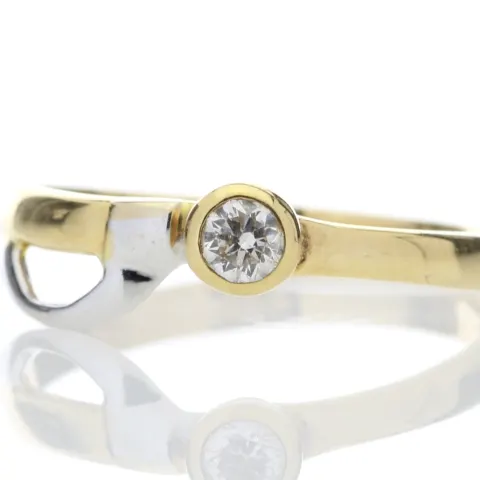 18ct Single Stone D-Shape Shoulder Diamond Ring 0.17 Carats