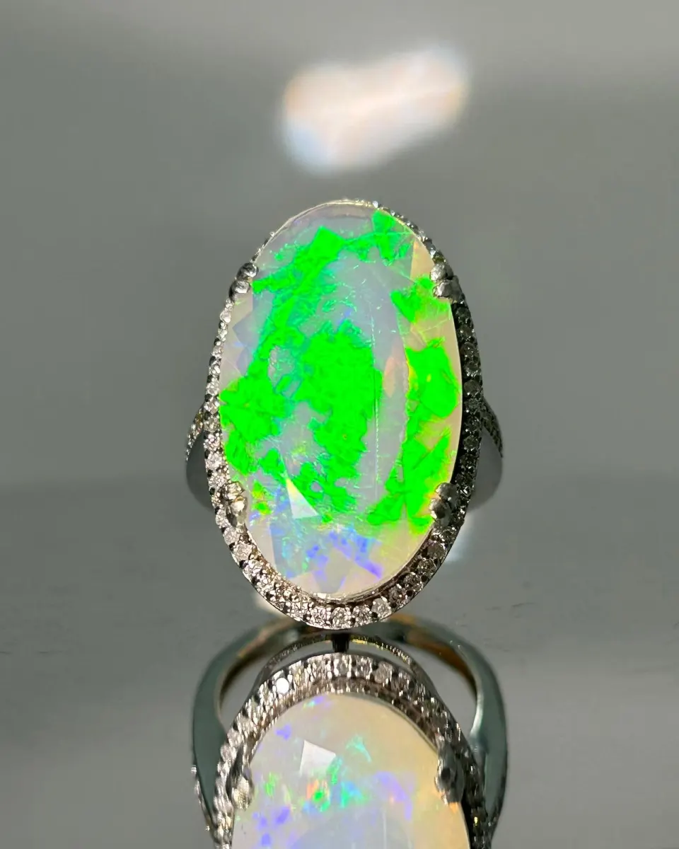 Beautiful Faceted 7.74 CT Natural Opal Ring With Natural Diamond & 18k Gold