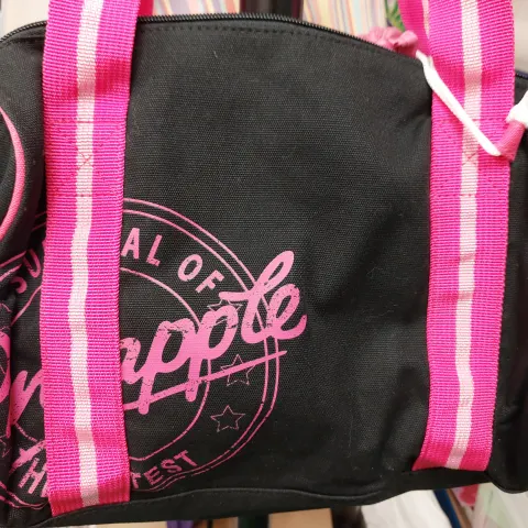 Pineapple bag with extra foldaway bag