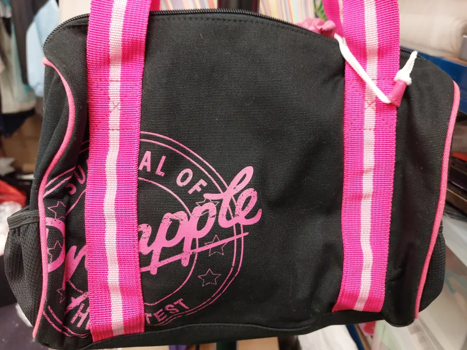 Pineapple bag with extra foldaway bag