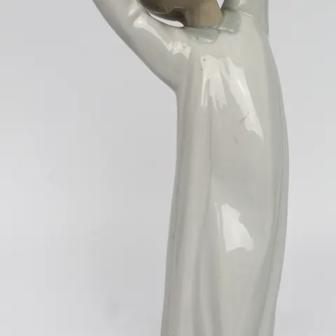 Lladró Figurine Yawning Figurine