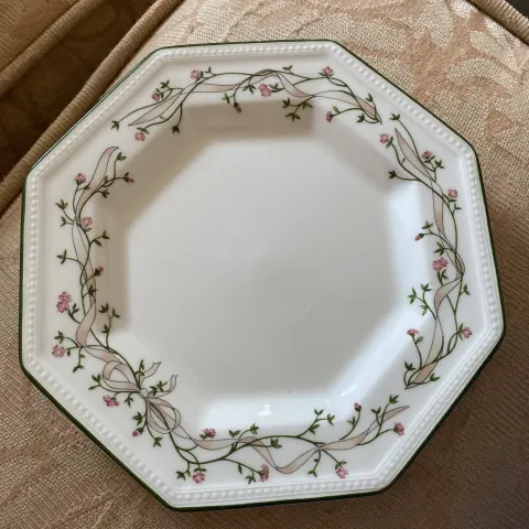 Johnson Brothers Made In England Dishwasher and Microwave Safe Eternal Beau Sarina Mascheroni Design