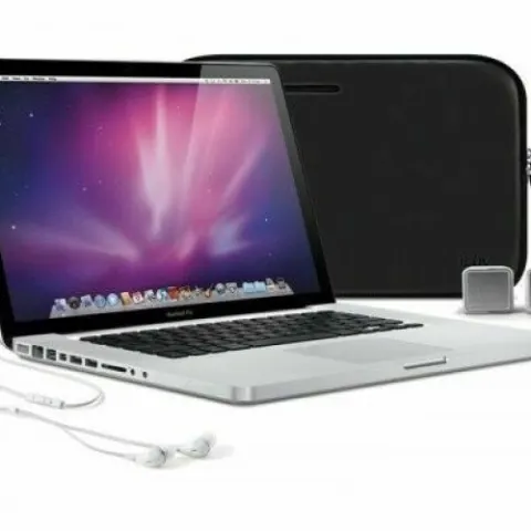 iLuv Essential Gift Pack for 15" MacBook Air/Pro or PC Laptop