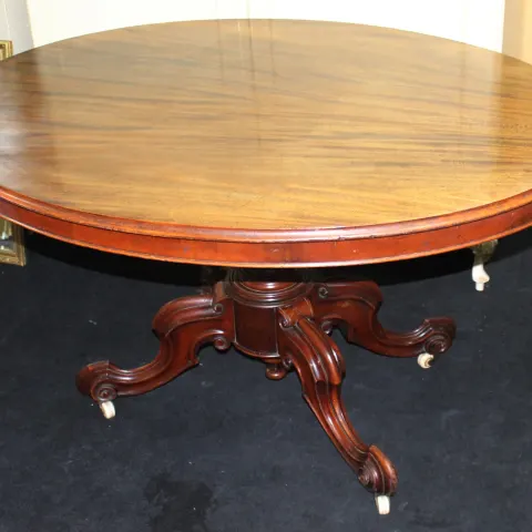 Mahogany Late 19th c. Oval Table