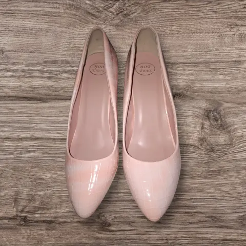 Brand New Noo Shoes Mid Heel Baby Pink UK9.5