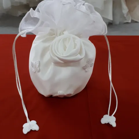 Satin butterfly bag in ivory.