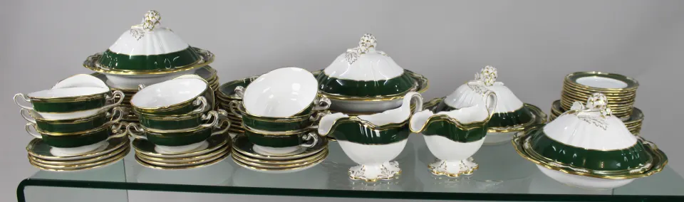 Fine Spode Harrogate Pattern 8 Place Dinner Service