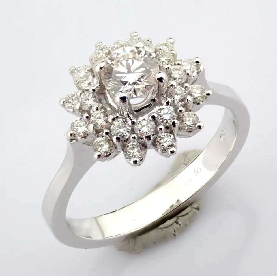 18K White Gold Ring. 0,72 Ct Brilliant Diamonds.