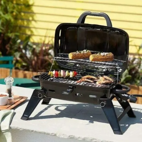 (149/7F) Lot RRP £200. Camping Lot – 8x Items. 1x Uniflame Portable Charcoal Grill RRP £45. 1x UniF
