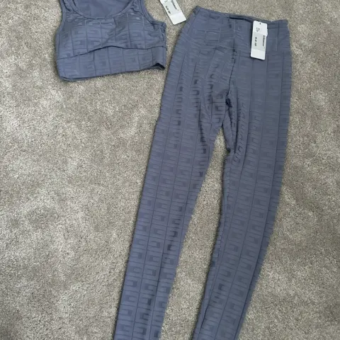 GUESS WOMENS CO ORD SET FITNESS - SIZE XS - NO VAT - RRP £100+