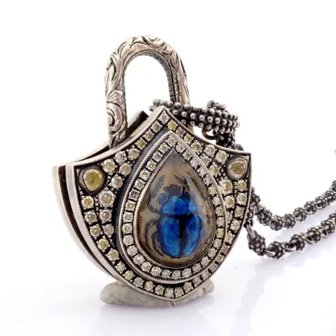 An Exquisite, Convertible Clasp Necklace Embellished With Gold, Topaz With Reversely Engraved Intagl