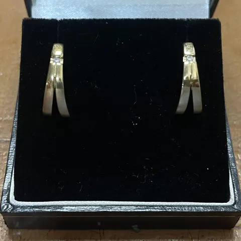 Decorative 9ct Gold Ear Studs