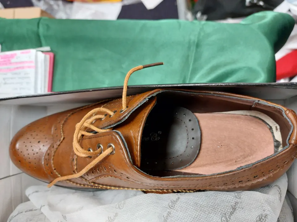 Brown shoes size 9