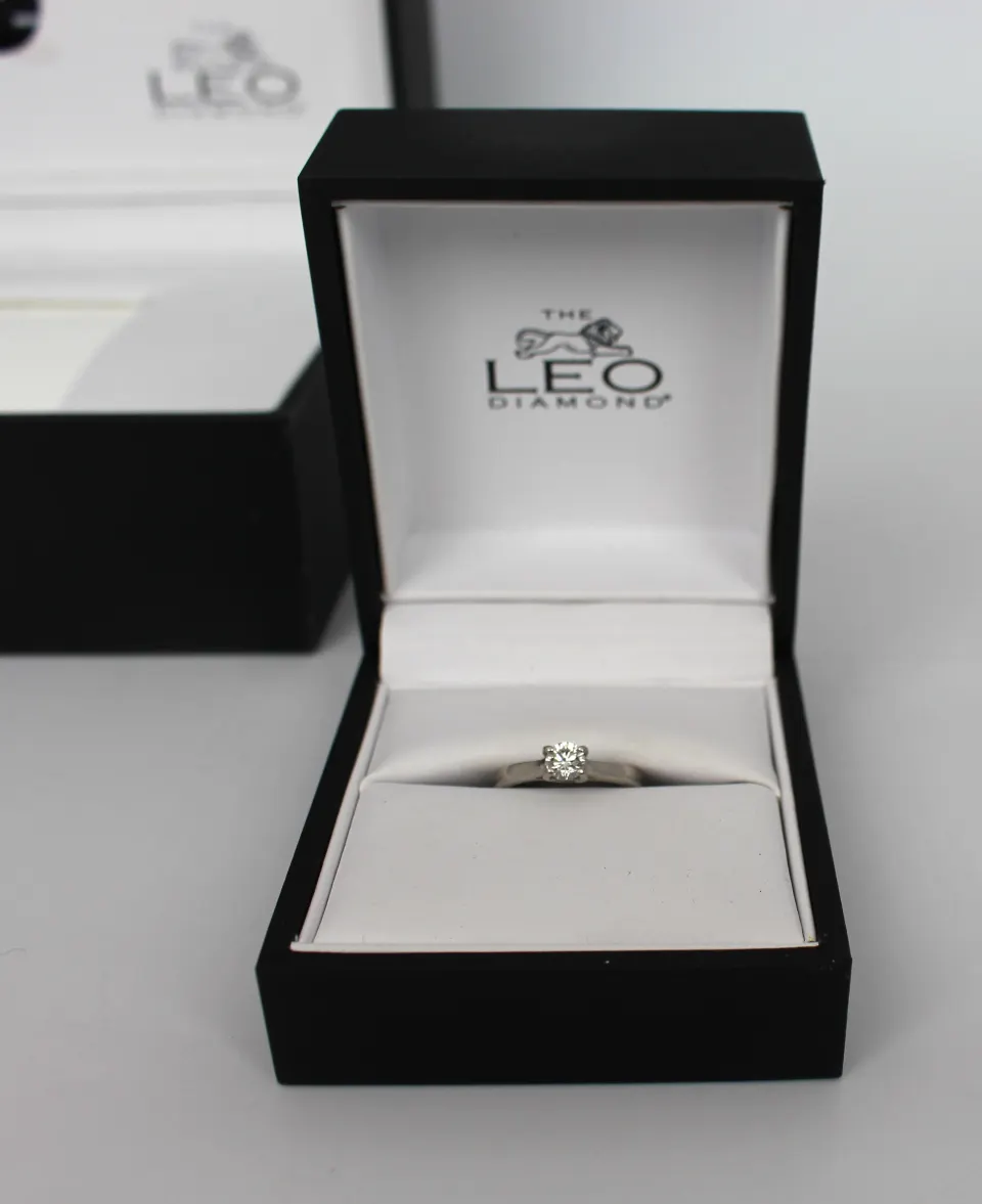 Leo Diamond Platinum Ring with 0.33 Carat Natural Diamond