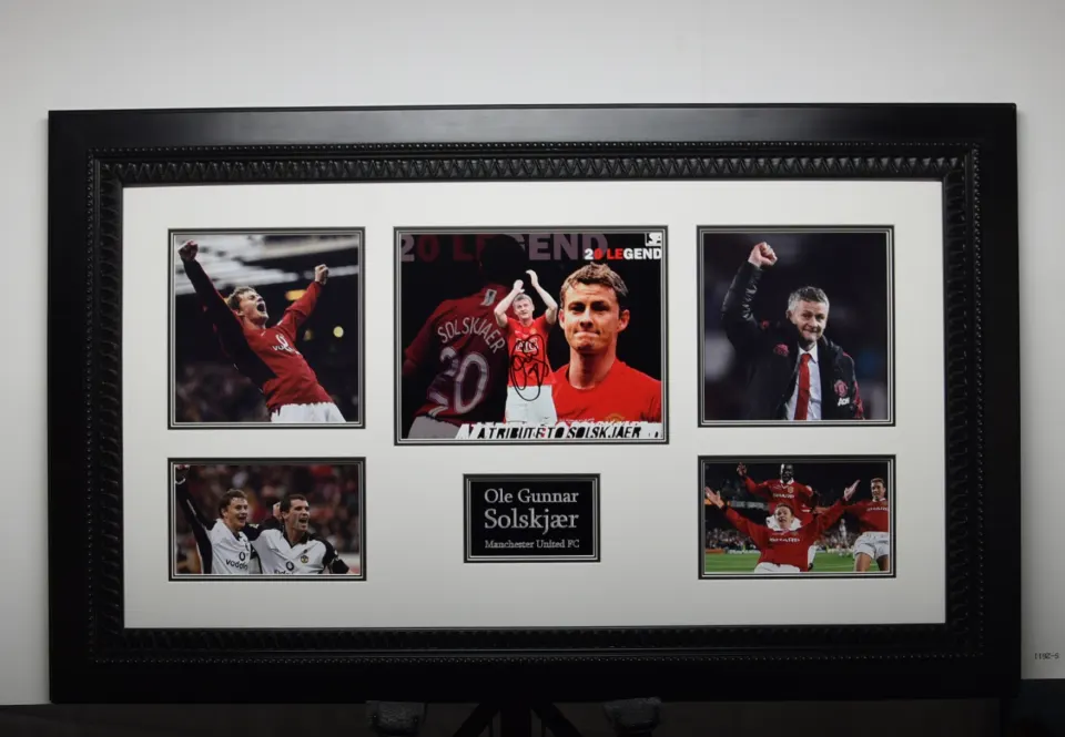 OLE GUNNAR SOLSKJAER original signature presentation.