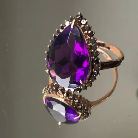 Beautiful Natural Amethyst 4.38ct With Natural Black Diamond & 18k White Gold